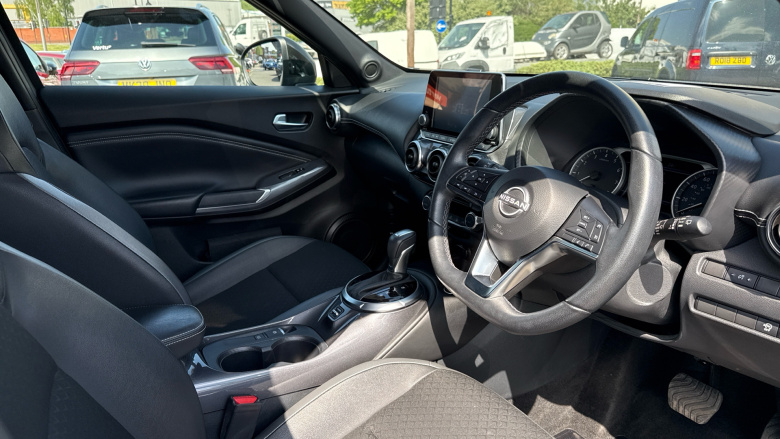 Nissan Juke 1.0 DiG-T 114 N-Connecta 5dr DCT Petrol Hatchback